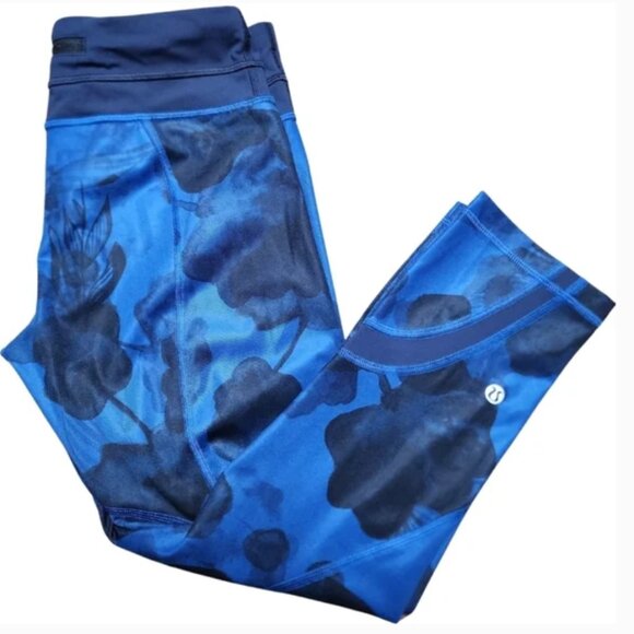 Lululemon Run Inspire Crop II Jumbo Inky Floral‎ size 8 - Picture 2 of 7